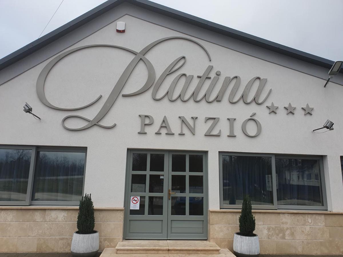 Platina Panzio*** Bed & Breakfast Ujhartyan Exterior photo